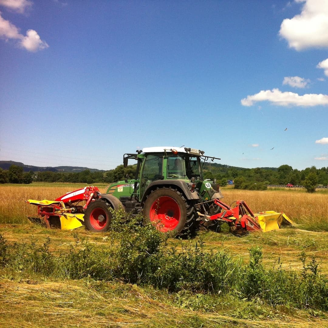 Traktor auf dem Feld